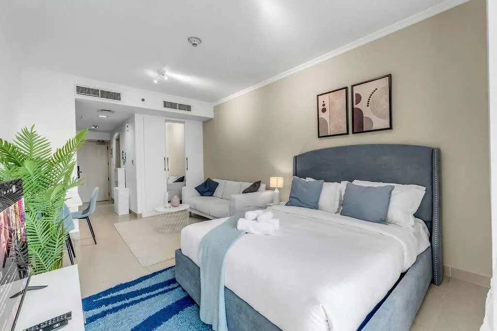 Apartment Waves - Charming Studio With Lake Views Close To Metro Dubai United Arab Emirates